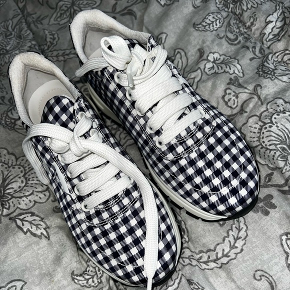 Prada Shoes - Picture 4 of 5